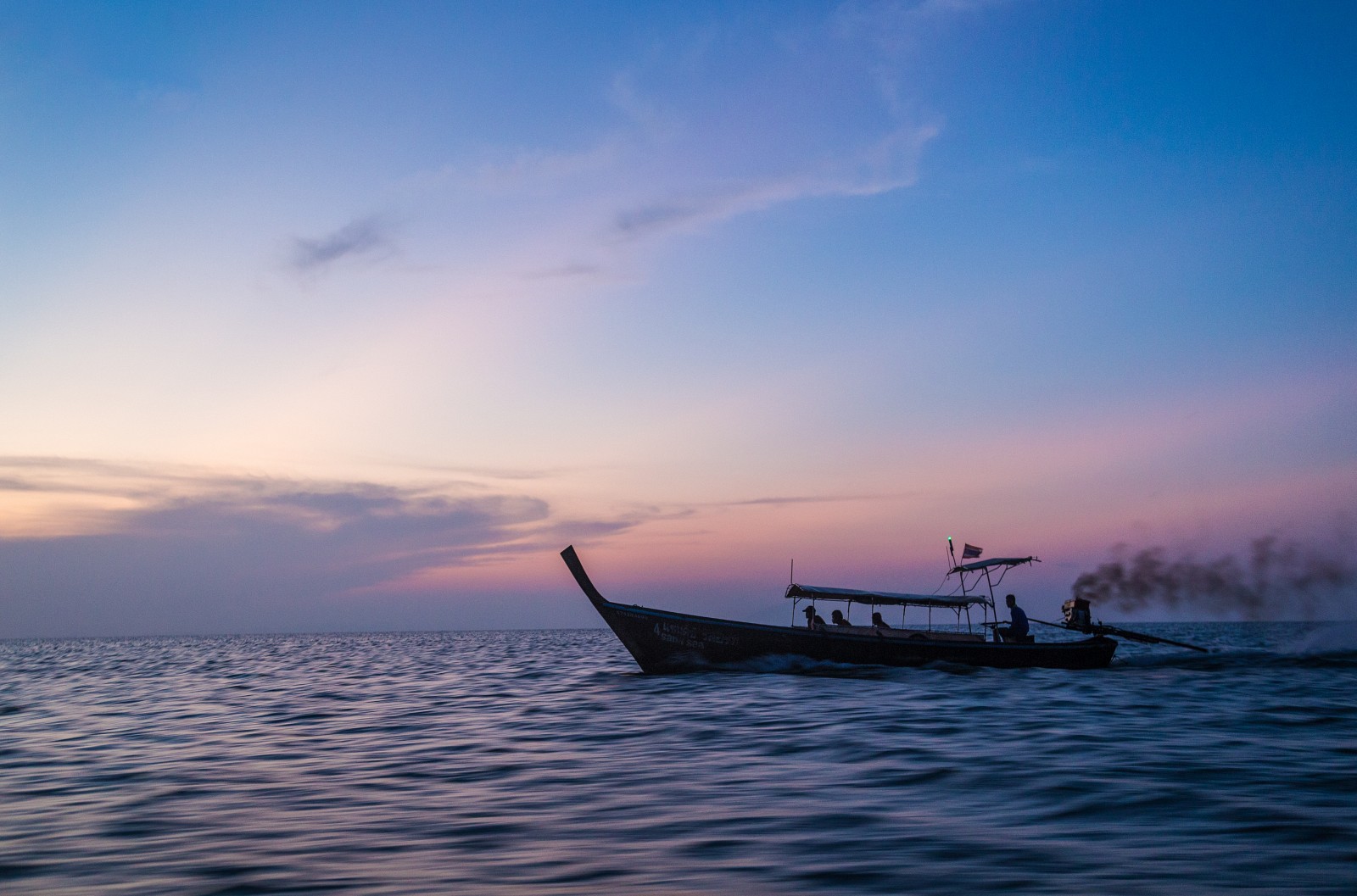 Sailing out from East Railay